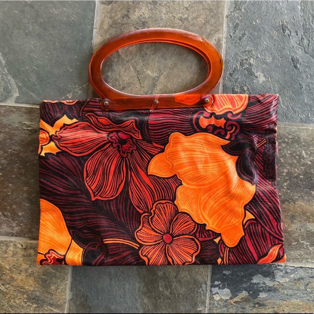 Vintage 1970s floral clutch